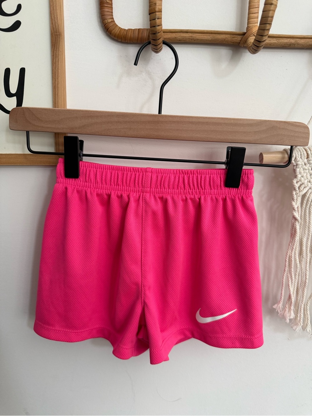 Nike - girls 5-6y - pink athletic basic shorts with logo